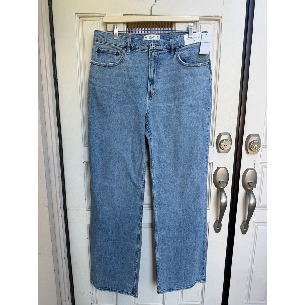 Abercrombie & Fitch The 90s Relaxed Jean High Rise Light Wash Blue Size 32 Long